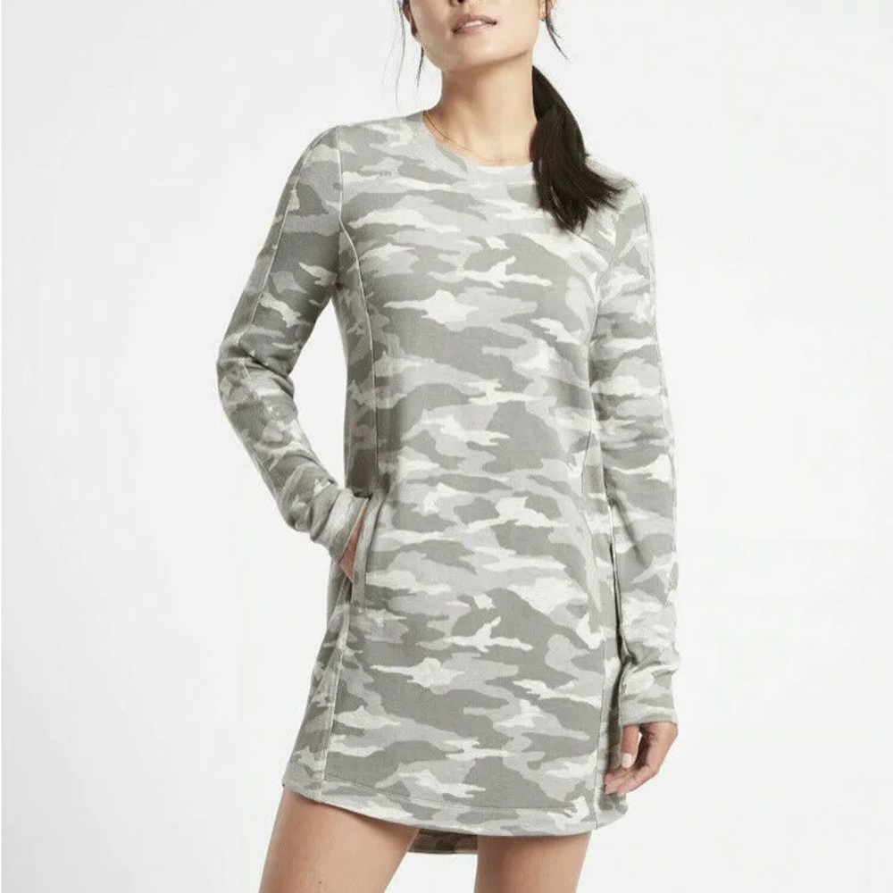 ATHLETA Balance Dress - Small - Camo Lux (light gray)